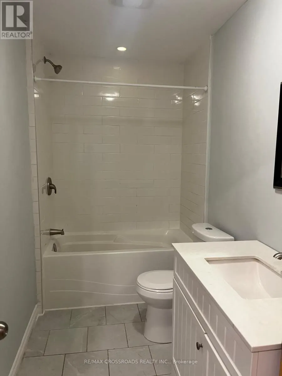 REAR UNIT-MAIN FLOOR - 220 MCNAUGHTON AVENUE
