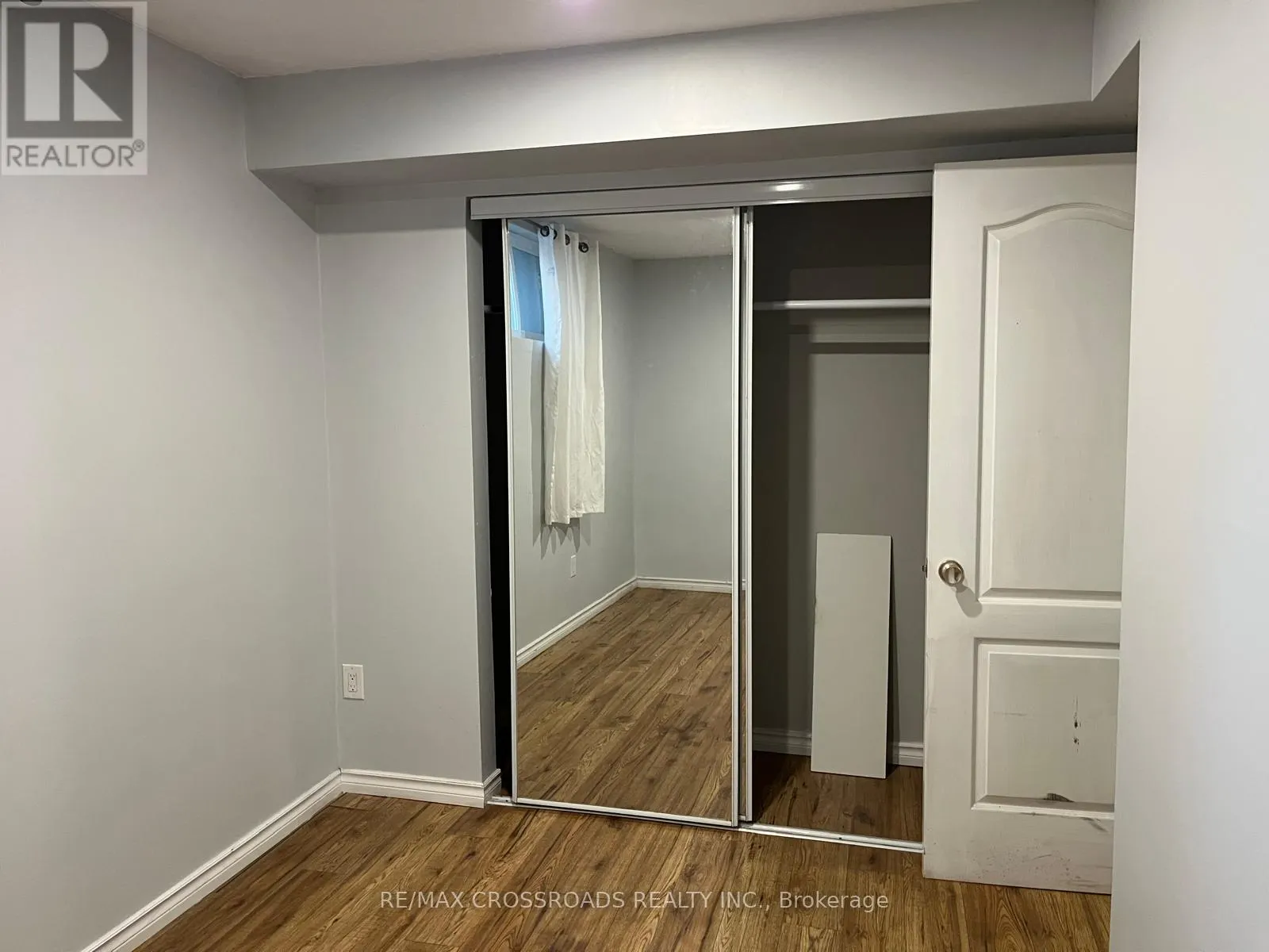 BASEMENT UNIT - 220 MCNAUGHTON AVENUE