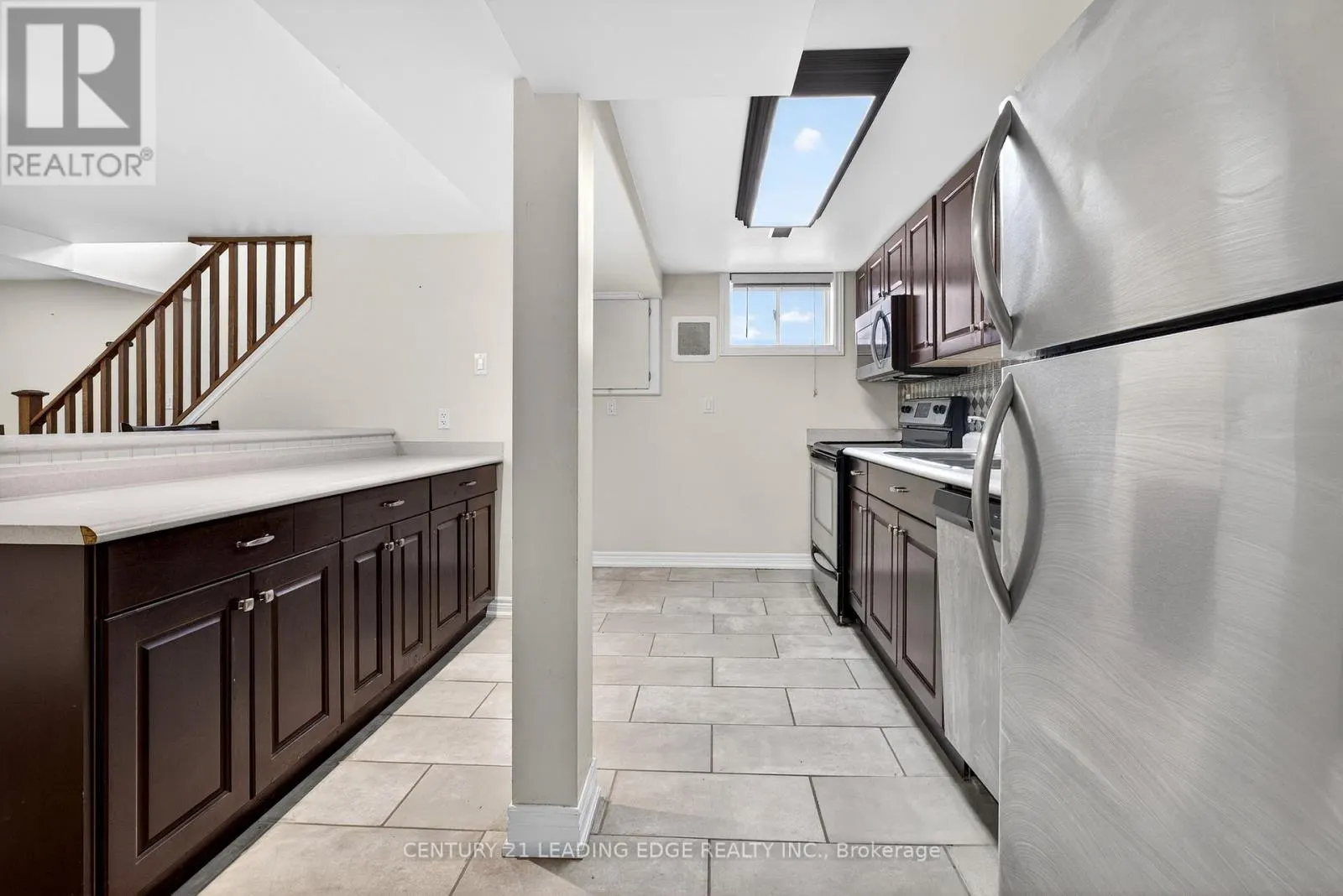 BASEMENT - 303 ROSSLAND ROAD W