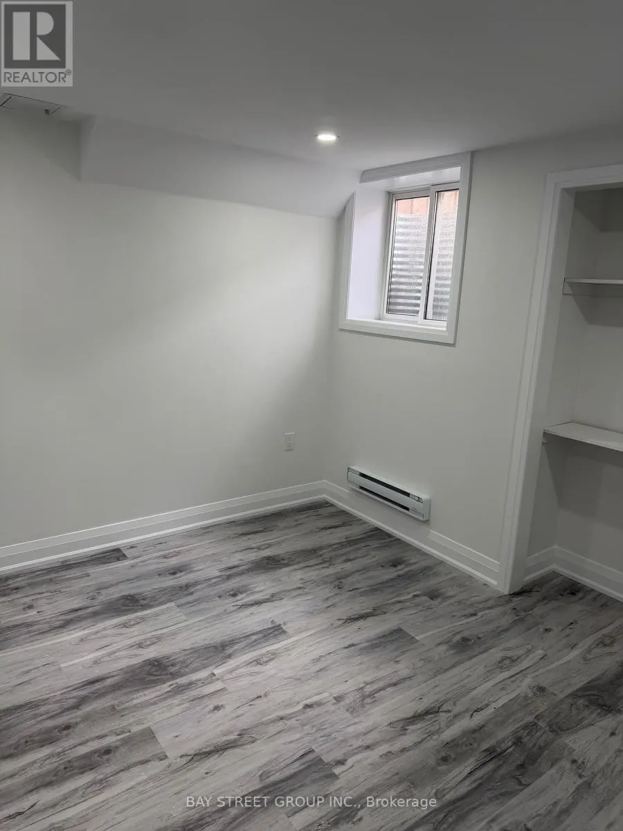 BASEMENT APPARTMENT - 2918 SCOTCH PINE LANE