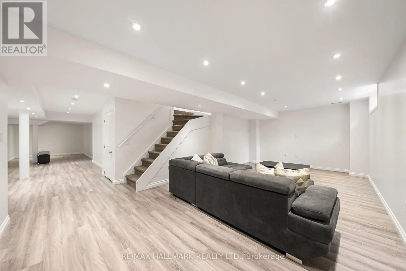 583 FLEETWOOD DRIVE