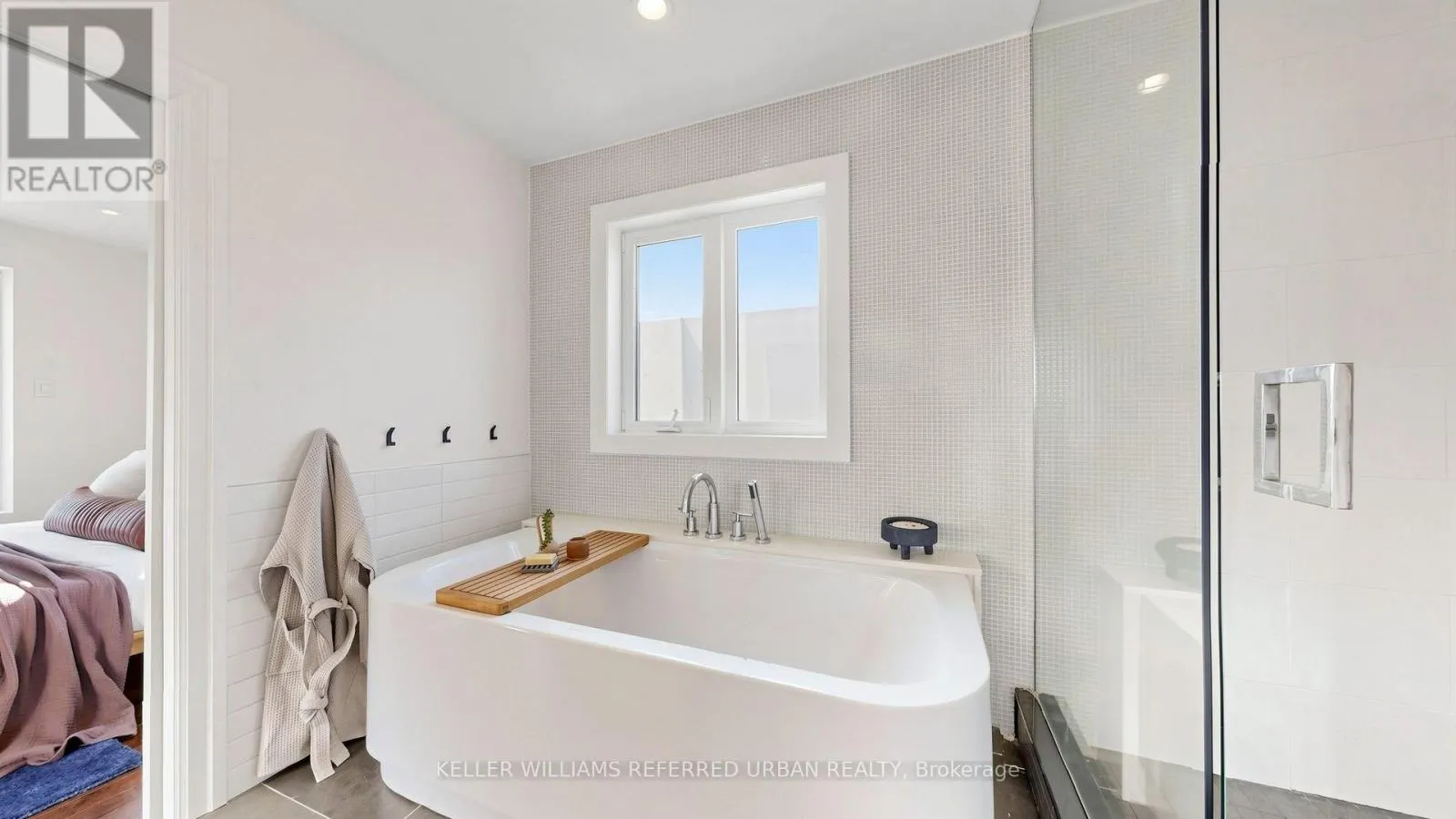11 CRESTLAND AVENUE