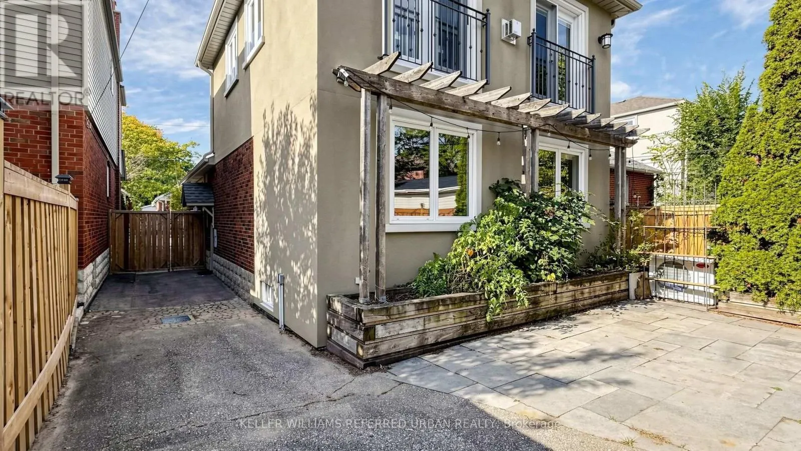 11 CRESTLAND AVENUE