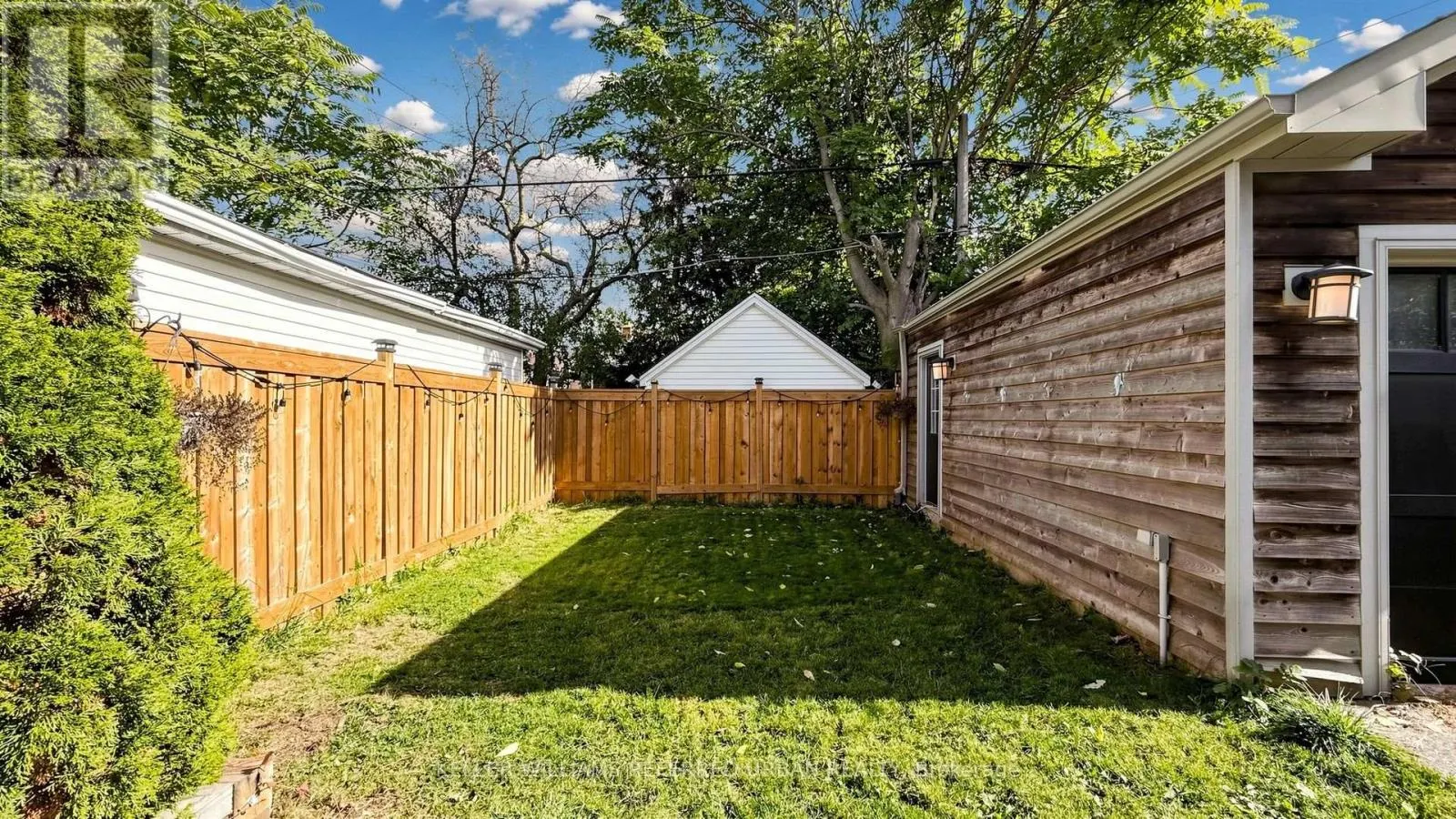 11 CRESTLAND AVENUE
