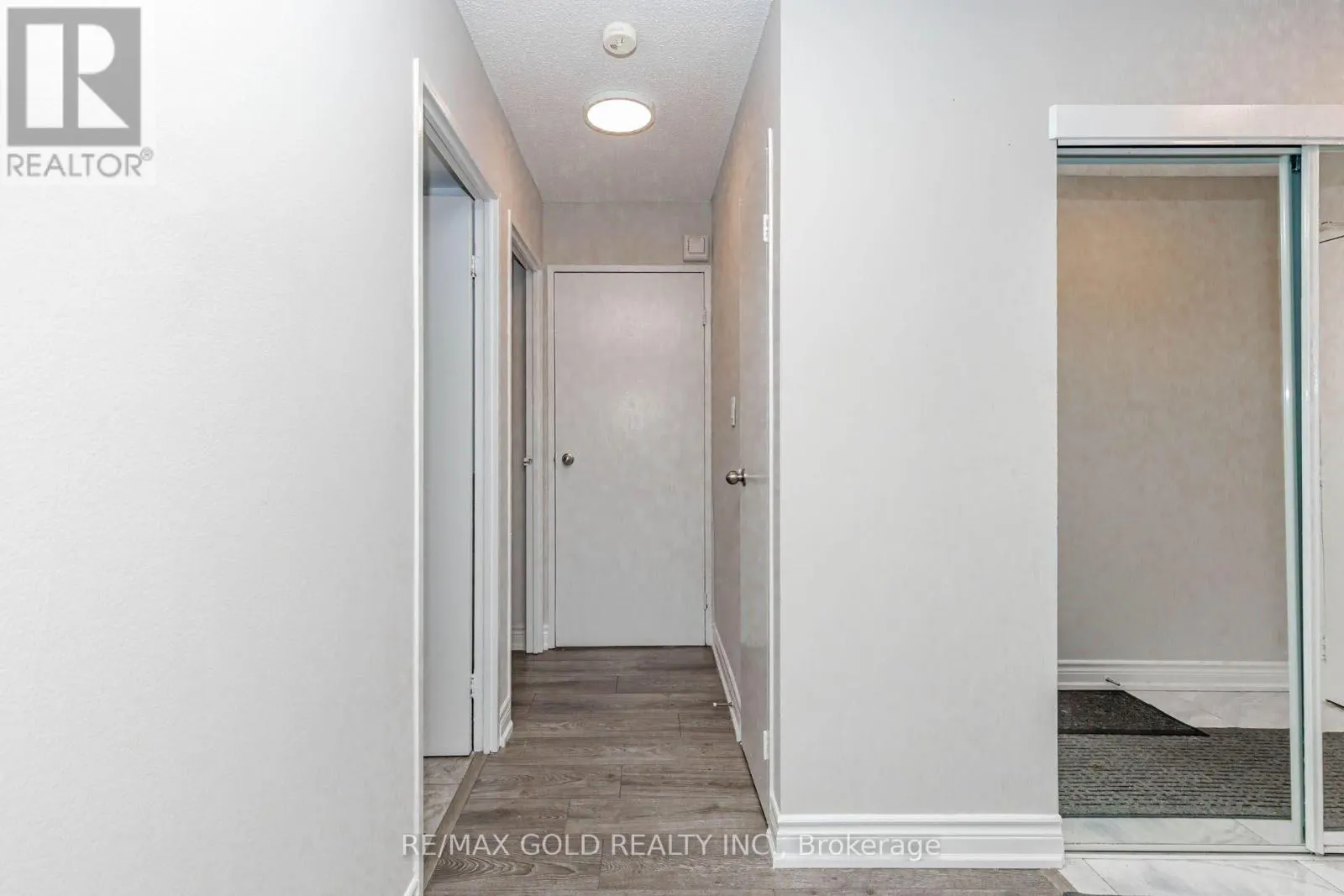 415 - 100 WINGARDEN COURT