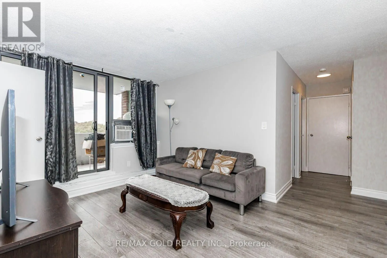 415 - 100 WINGARDEN COURT