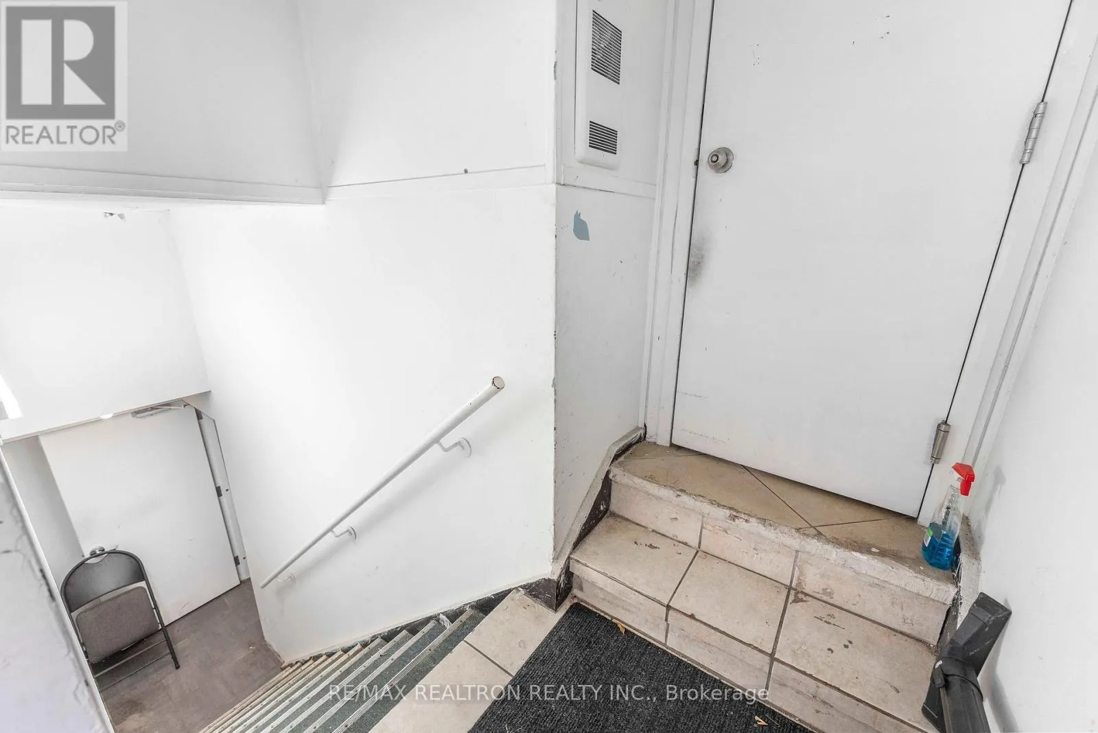 2388 EGLINTON AVENUE