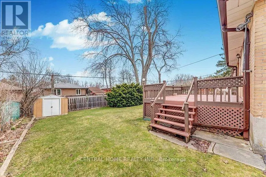3 HOLTON ROAD