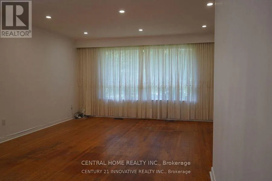 3 HOLTON ROAD