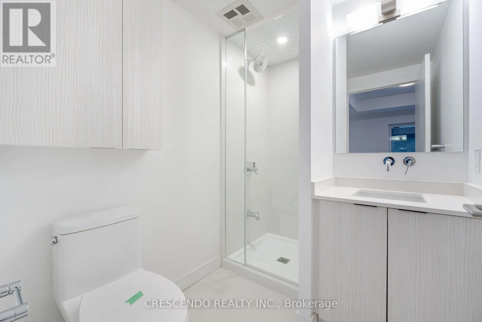 8 - 176 CLONMORE DRIVE