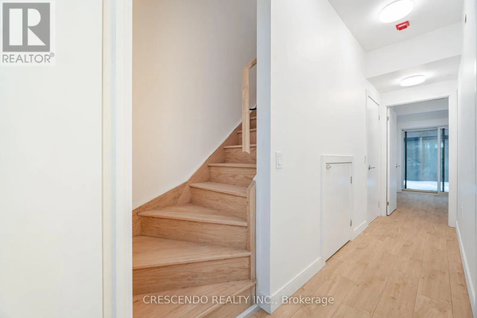 8 - 176 CLONMORE DRIVE