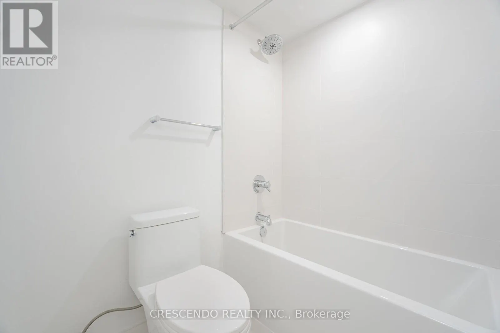 8 - 176 CLONMORE DRIVE