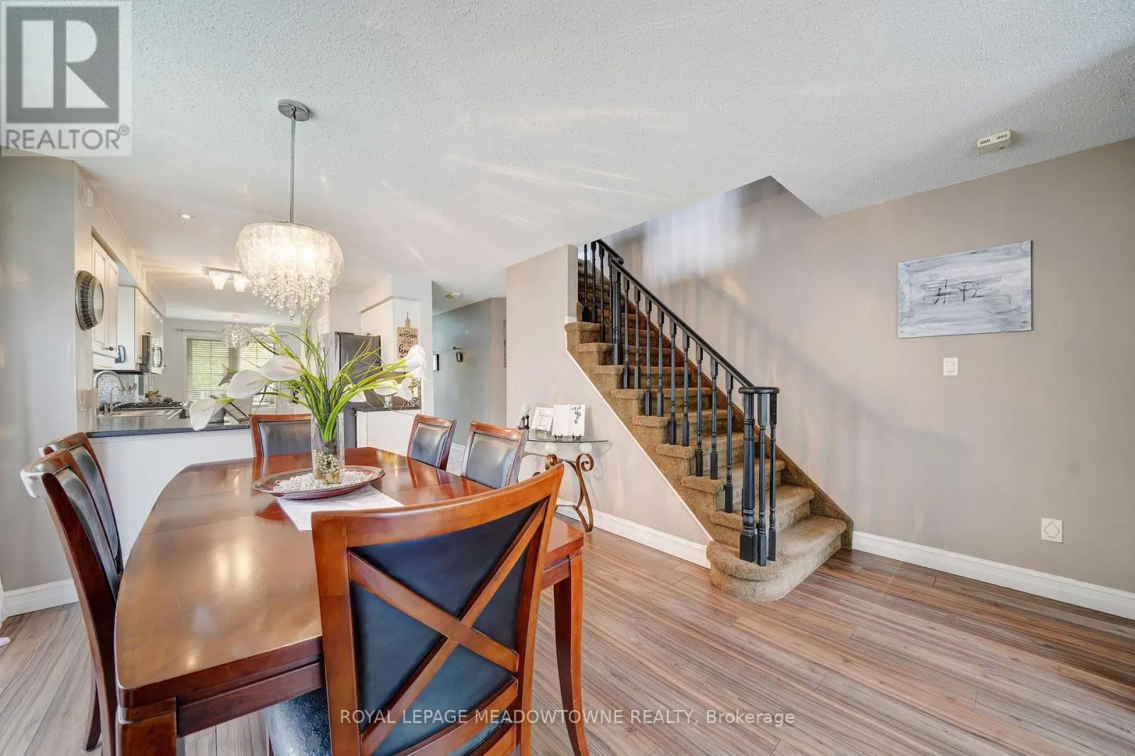 494 FLAGSTONE COURT