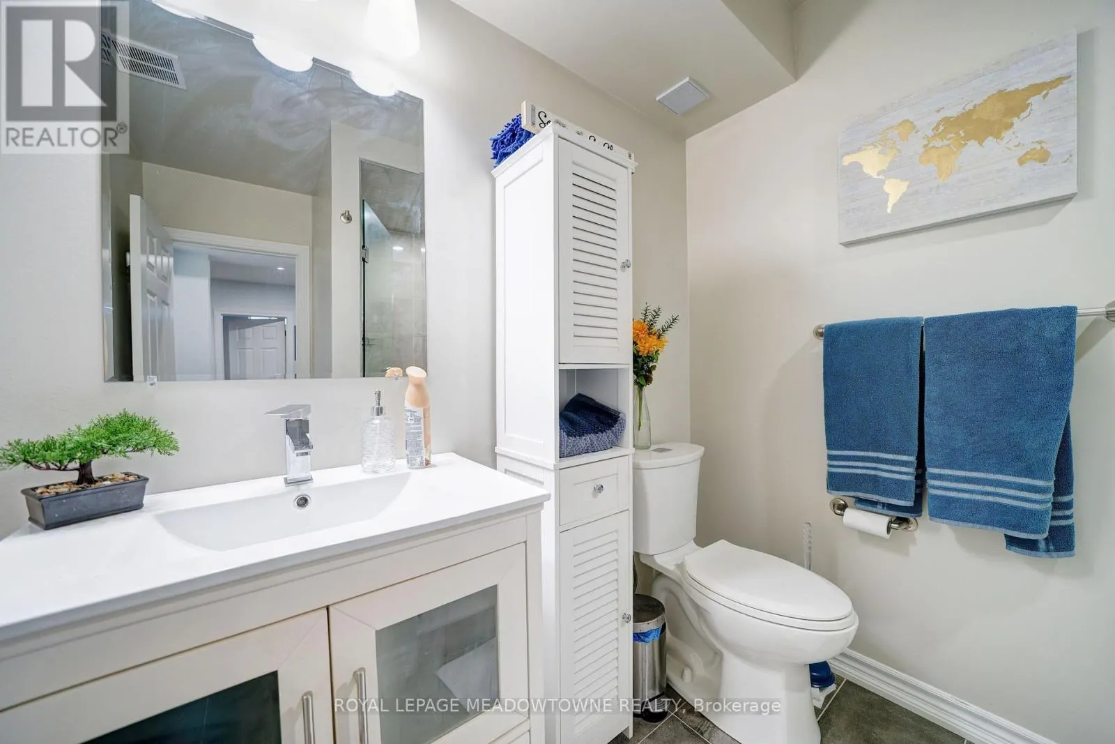 494 FLAGSTONE COURT
