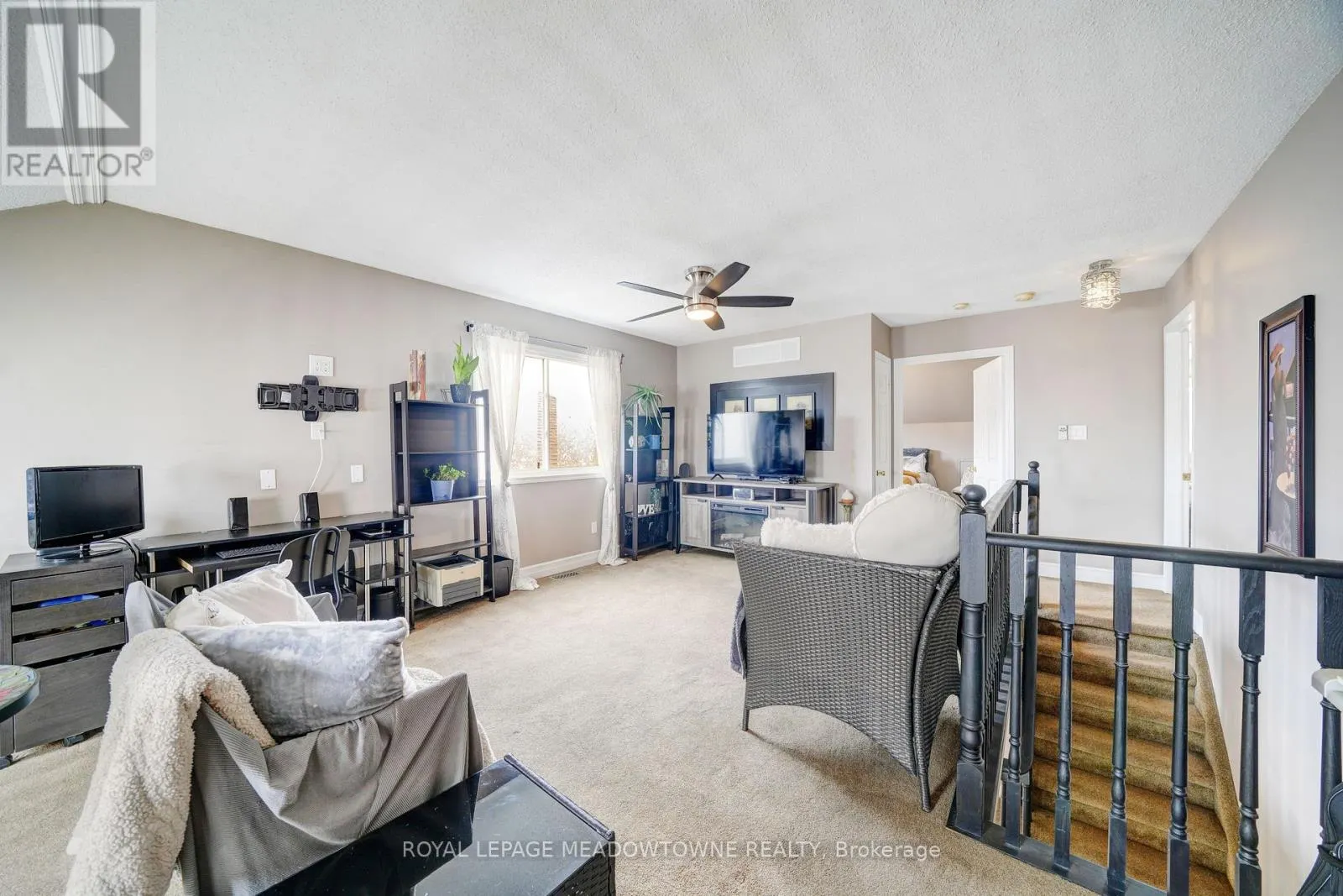 494 FLAGSTONE COURT