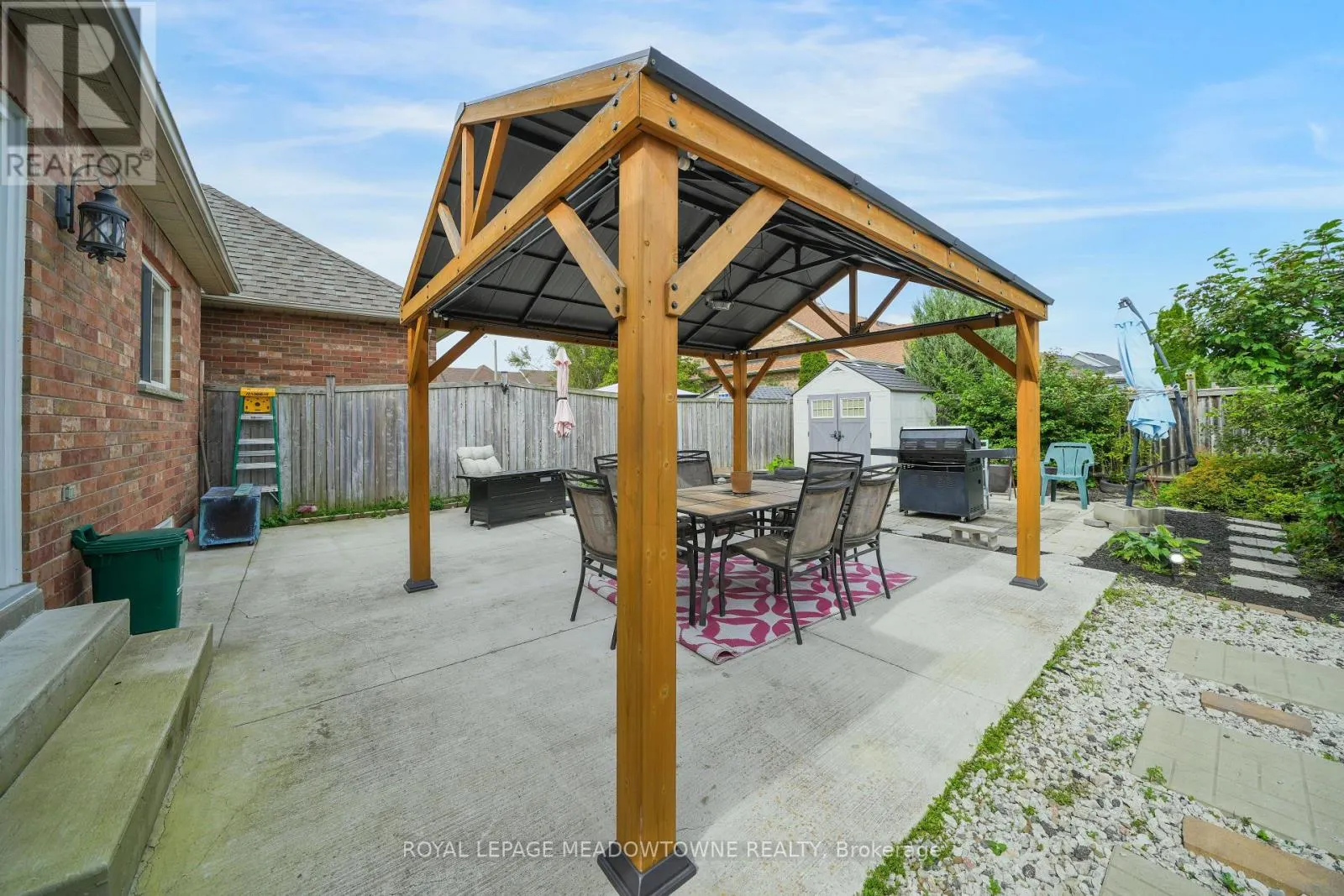 494 FLAGSTONE COURT