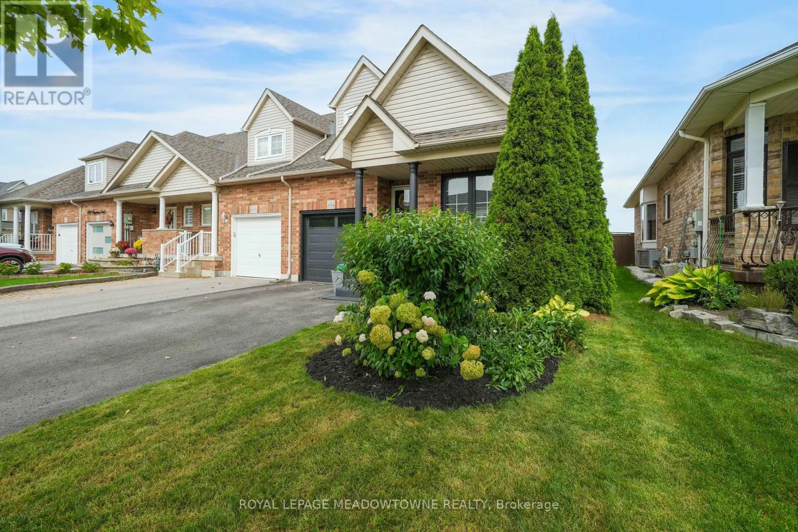 494 FLAGSTONE COURT