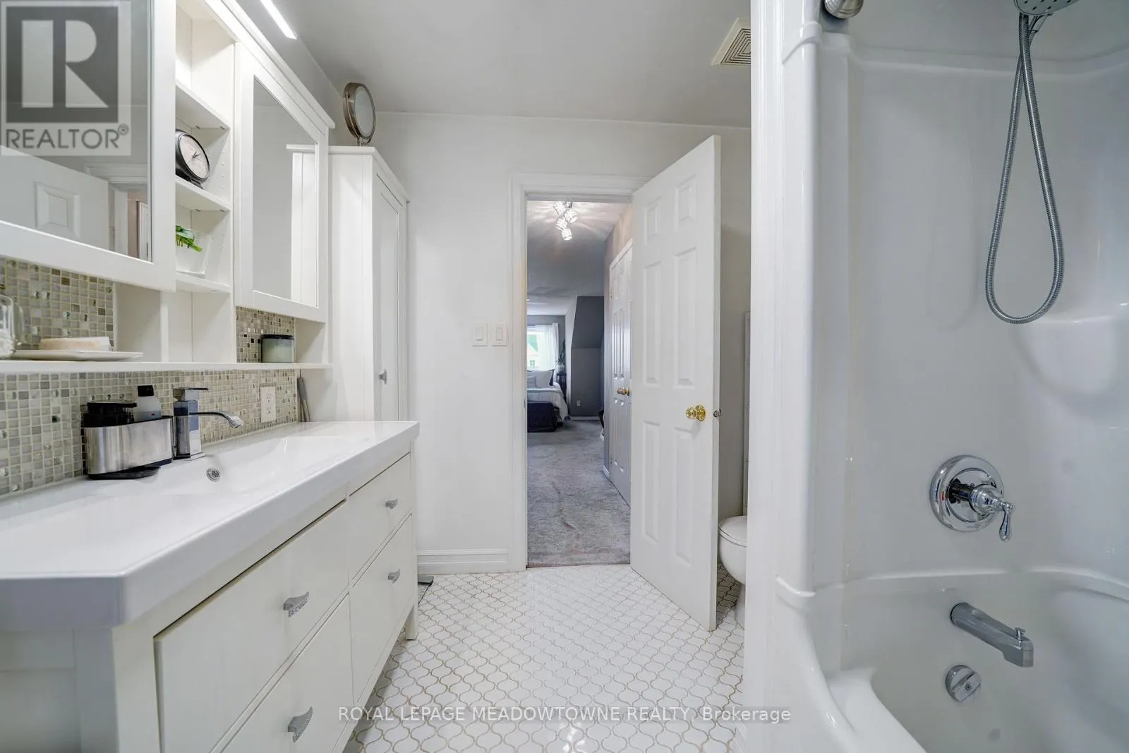 494 FLAGSTONE COURT