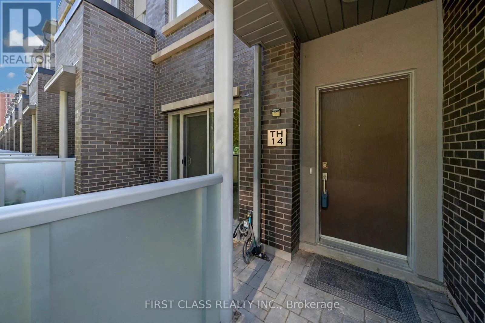 14 - 310 VILLAGE GREEN SQUARE