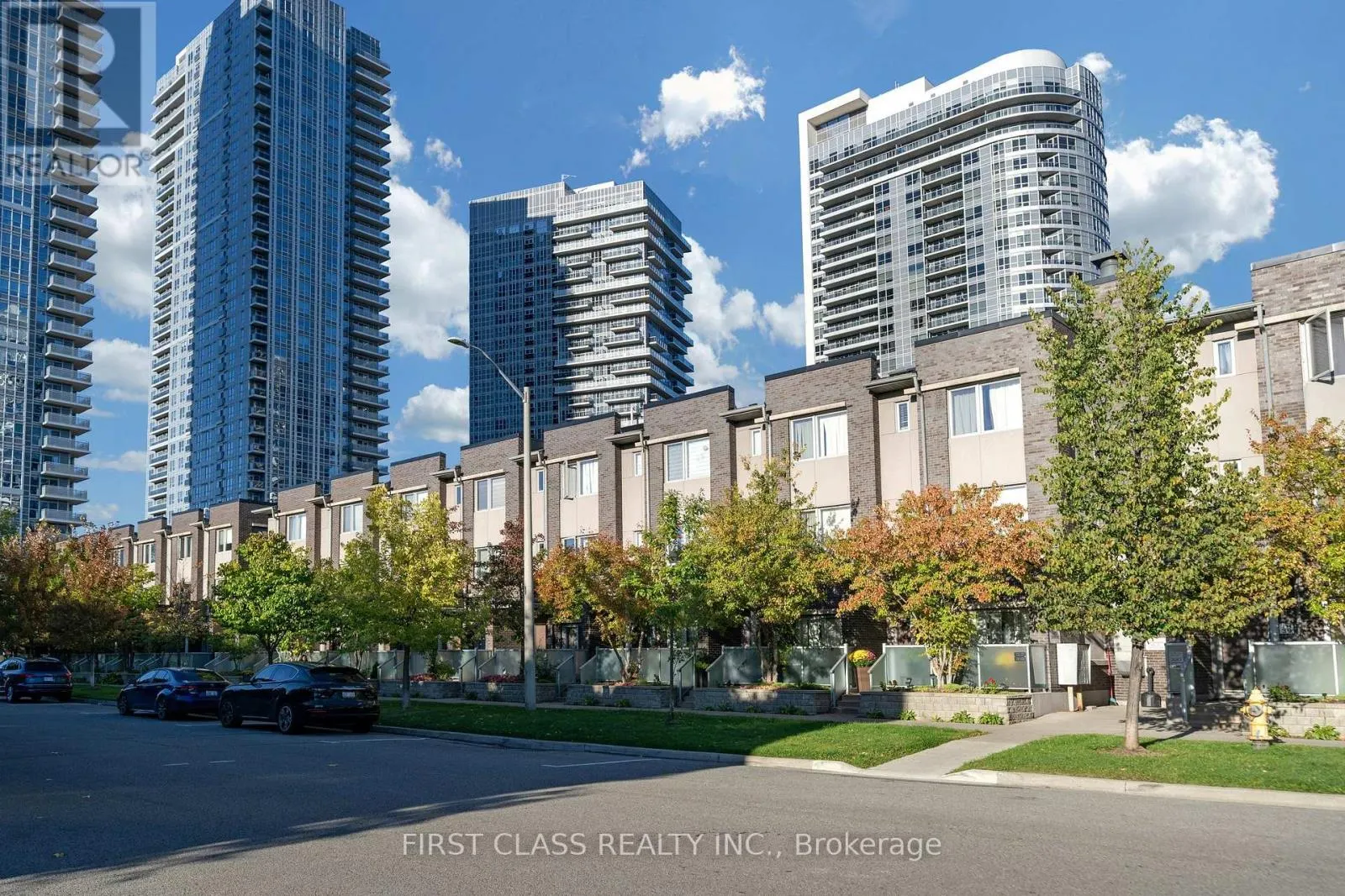 14 - 310 VILLAGE GREEN SQUARE