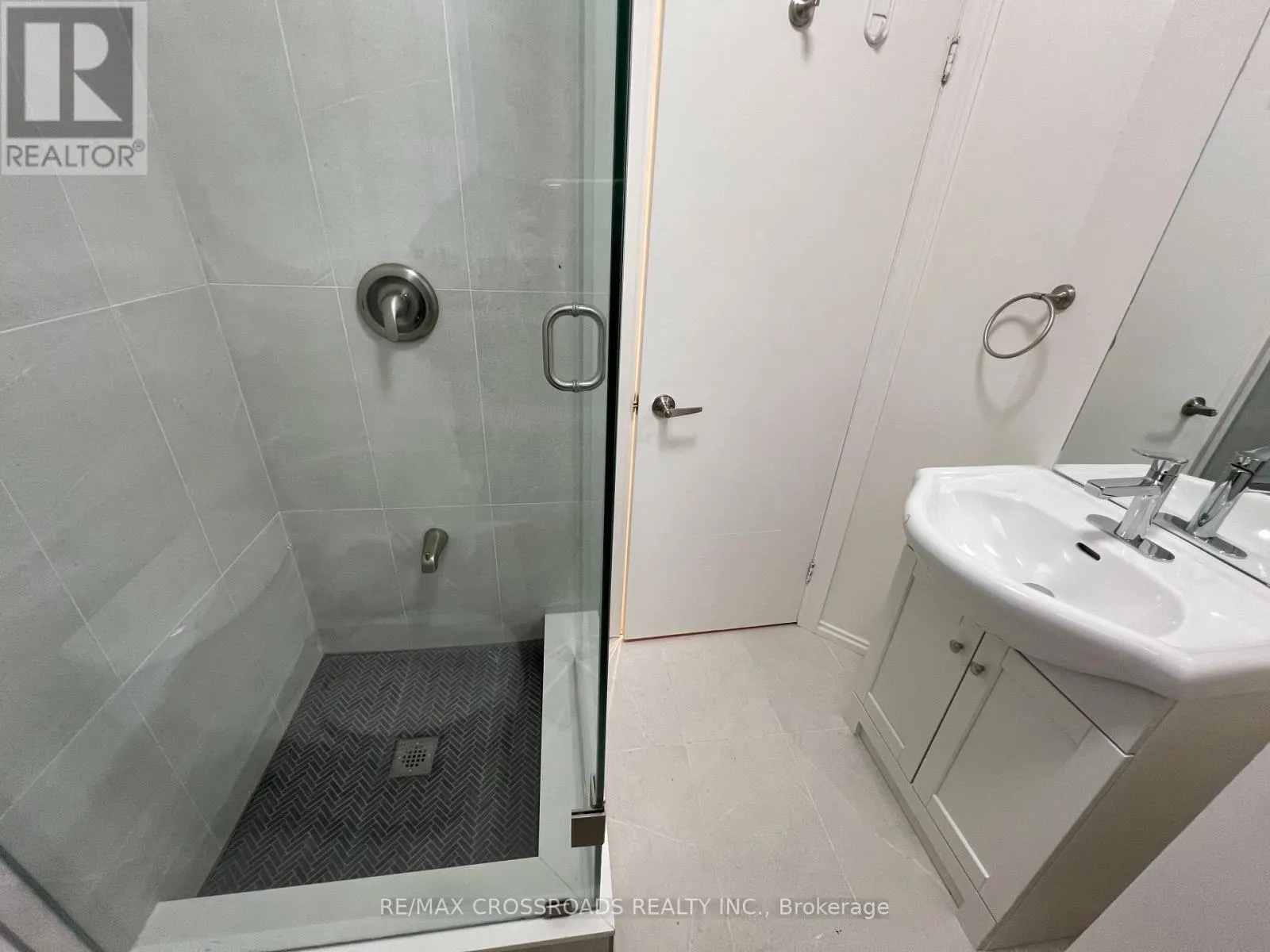 UNIT 2 - 82 CURZON STREET
