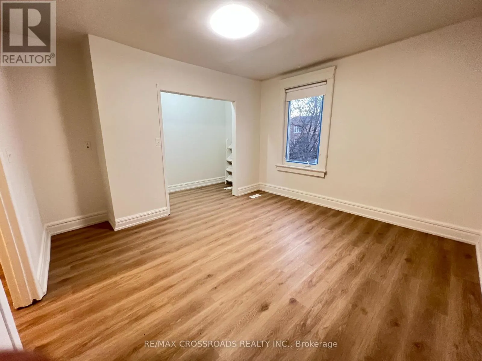 UNIT 2 - 82 CURZON STREET