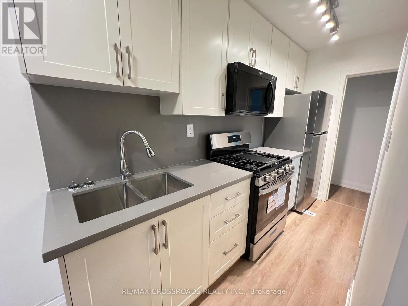 UNIT 2 - 82 CURZON STREET