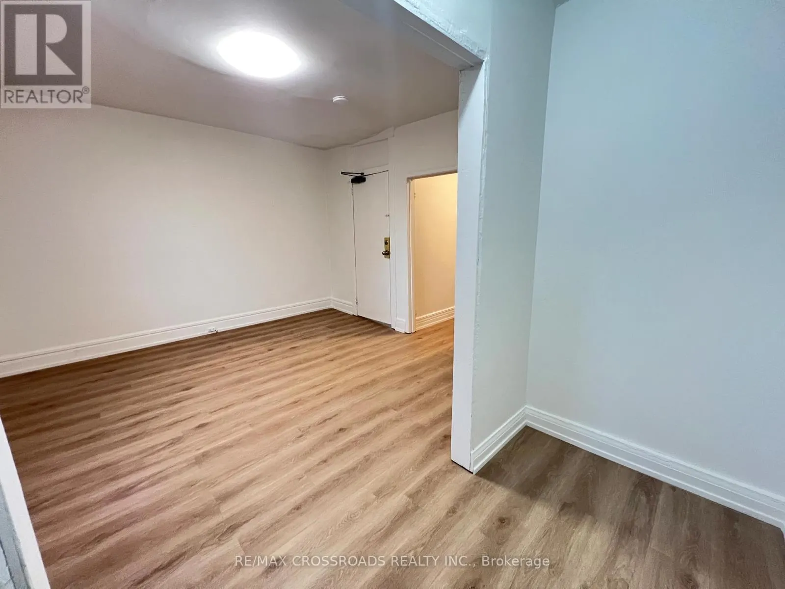 UNIT 2 - 82 CURZON STREET