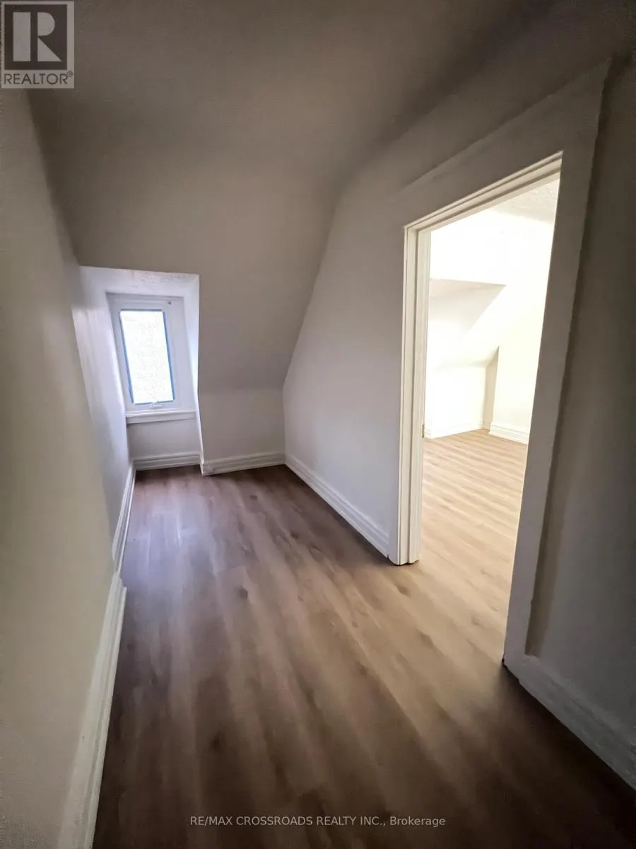 UNIT 3 - 82 CURZON STREET