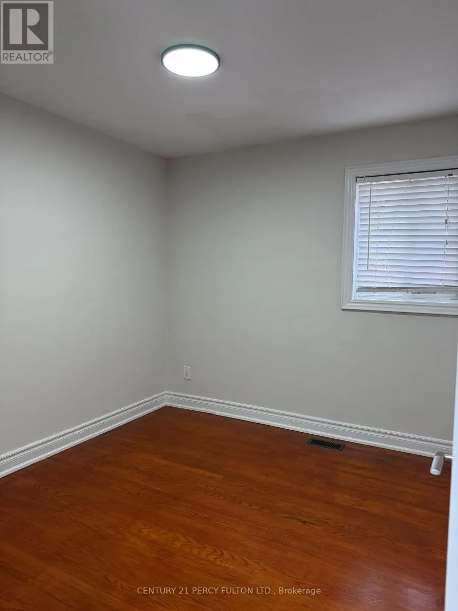 29 LAWNMERE CRESCENT