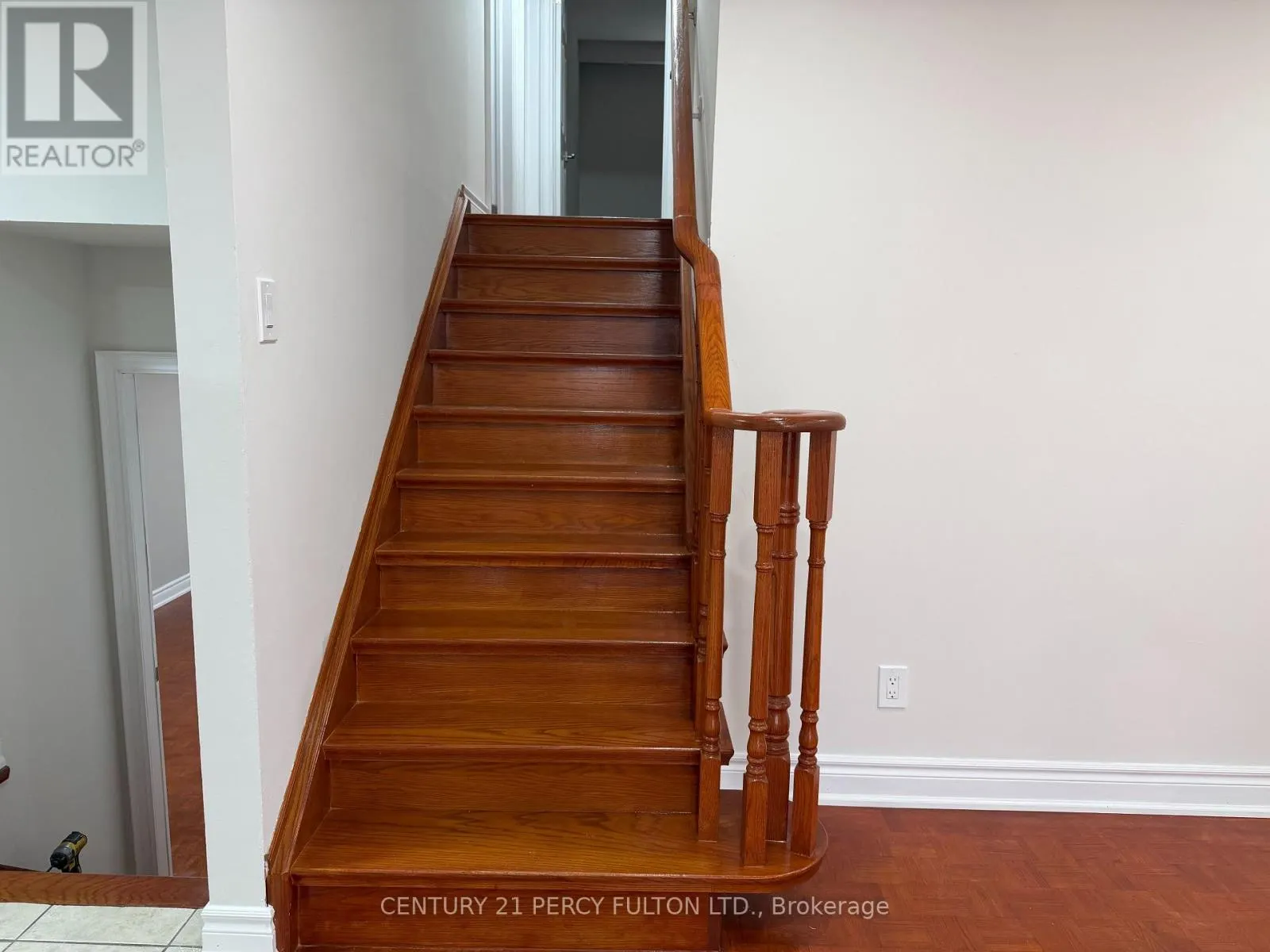 29 LAWNMERE CRESCENT