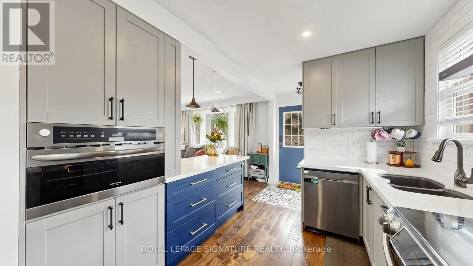 33 NEAPOLITAN DRIVE