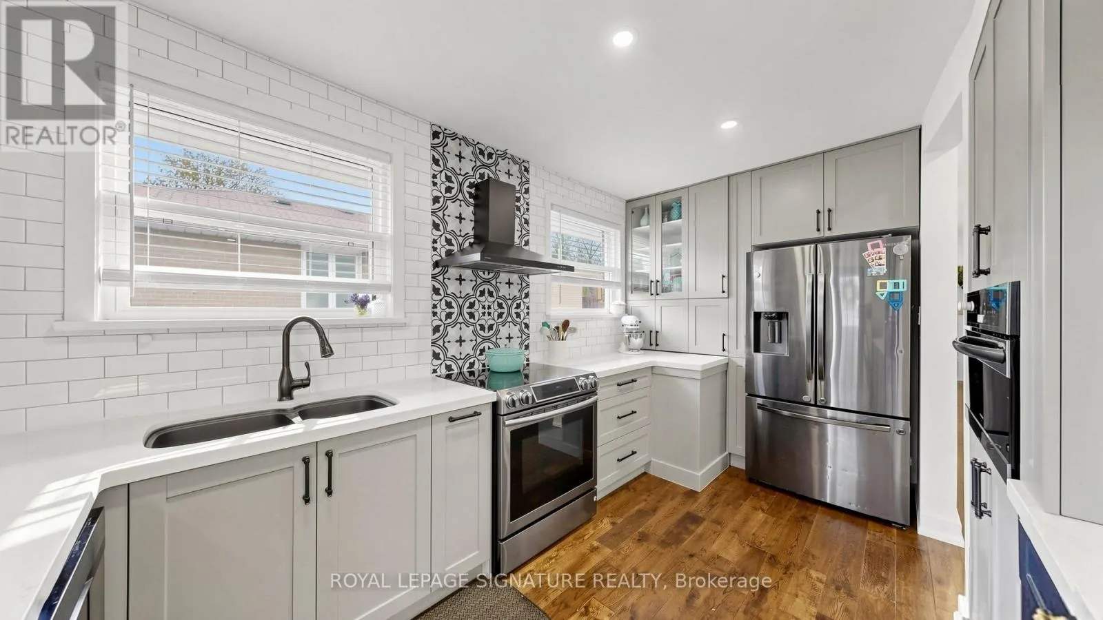 33 NEAPOLITAN DRIVE