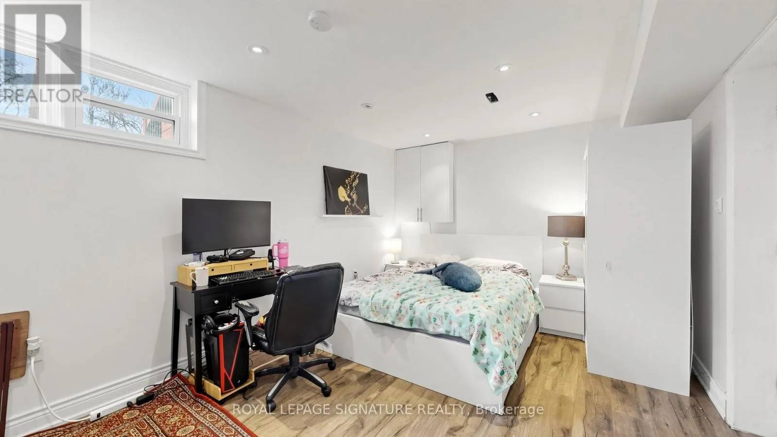 33 NEAPOLITAN DRIVE