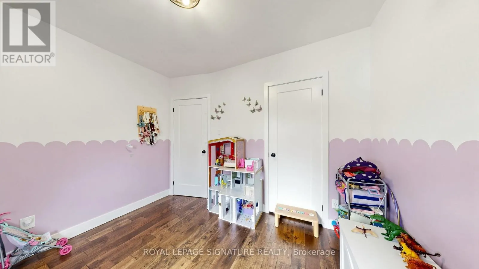 33 NEAPOLITAN DRIVE