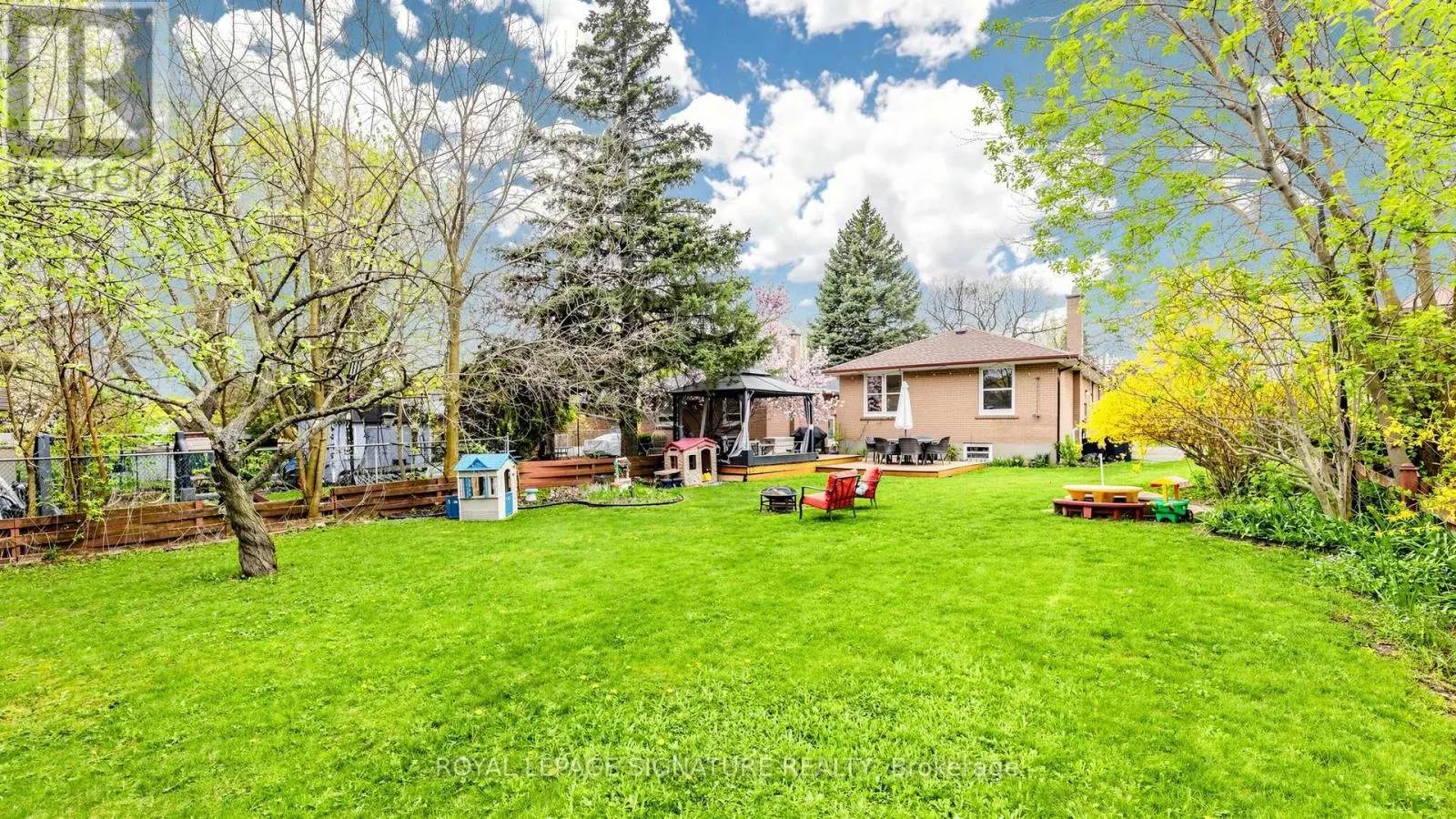 33 NEAPOLITAN DRIVE