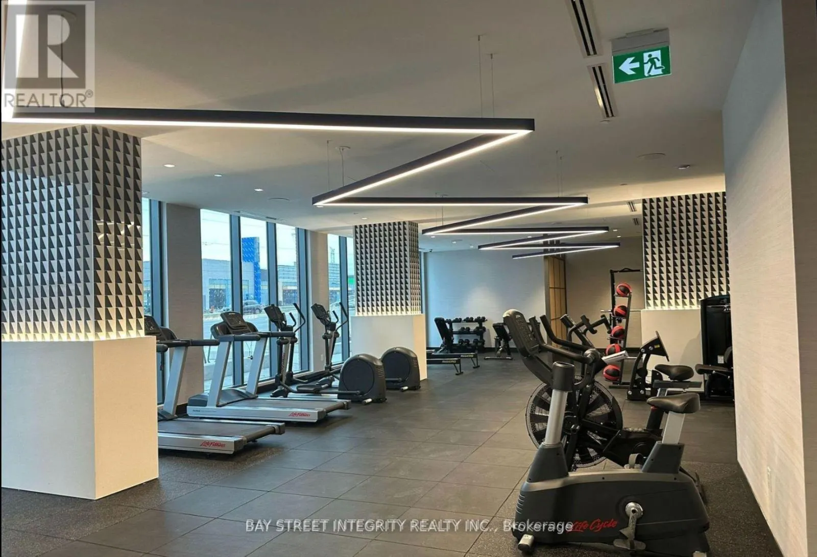 420 - 2545 SIMCOE STREET N