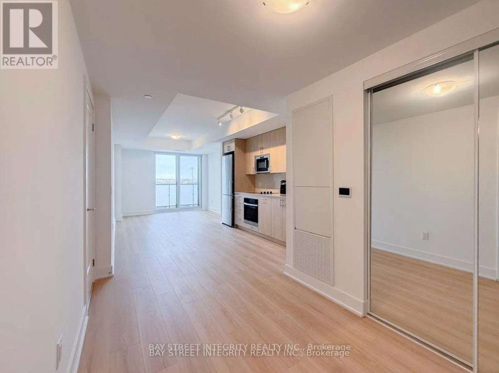 420 - 2545 SIMCOE STREET N