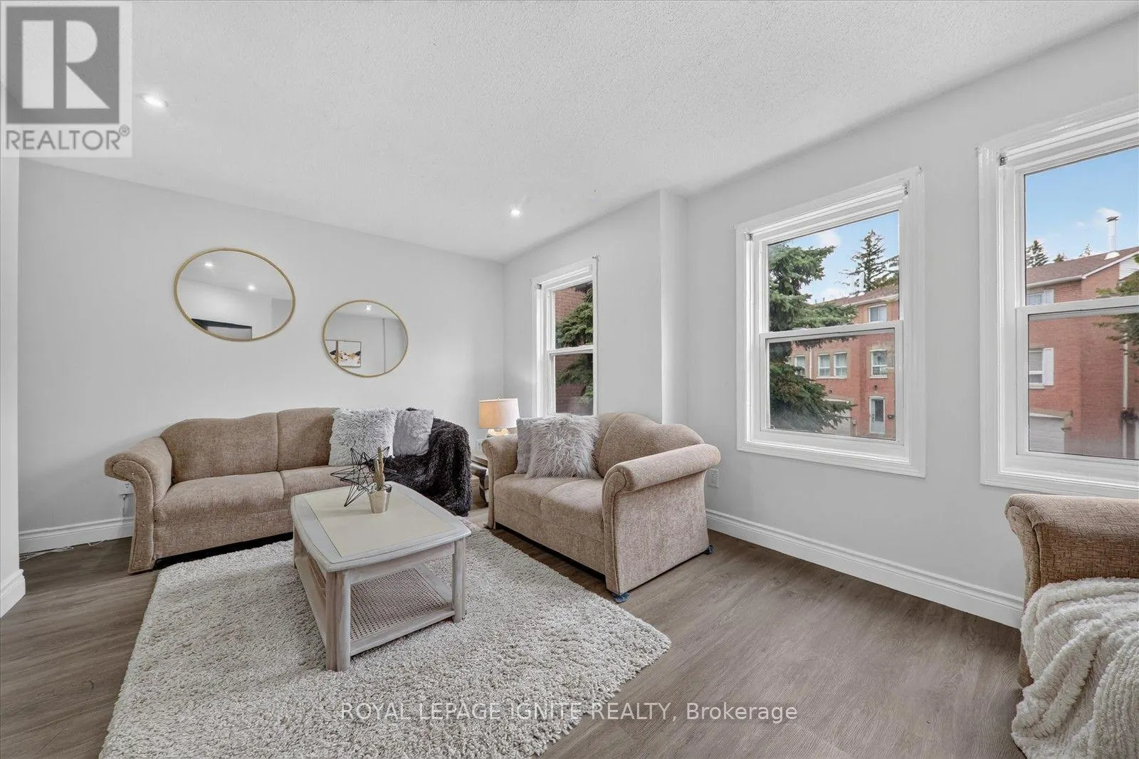 33 - 200 MURISON BOULEVARD