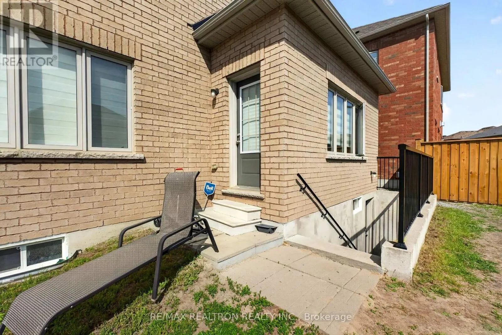 23 DOUGLAS KEMP CRESCENT