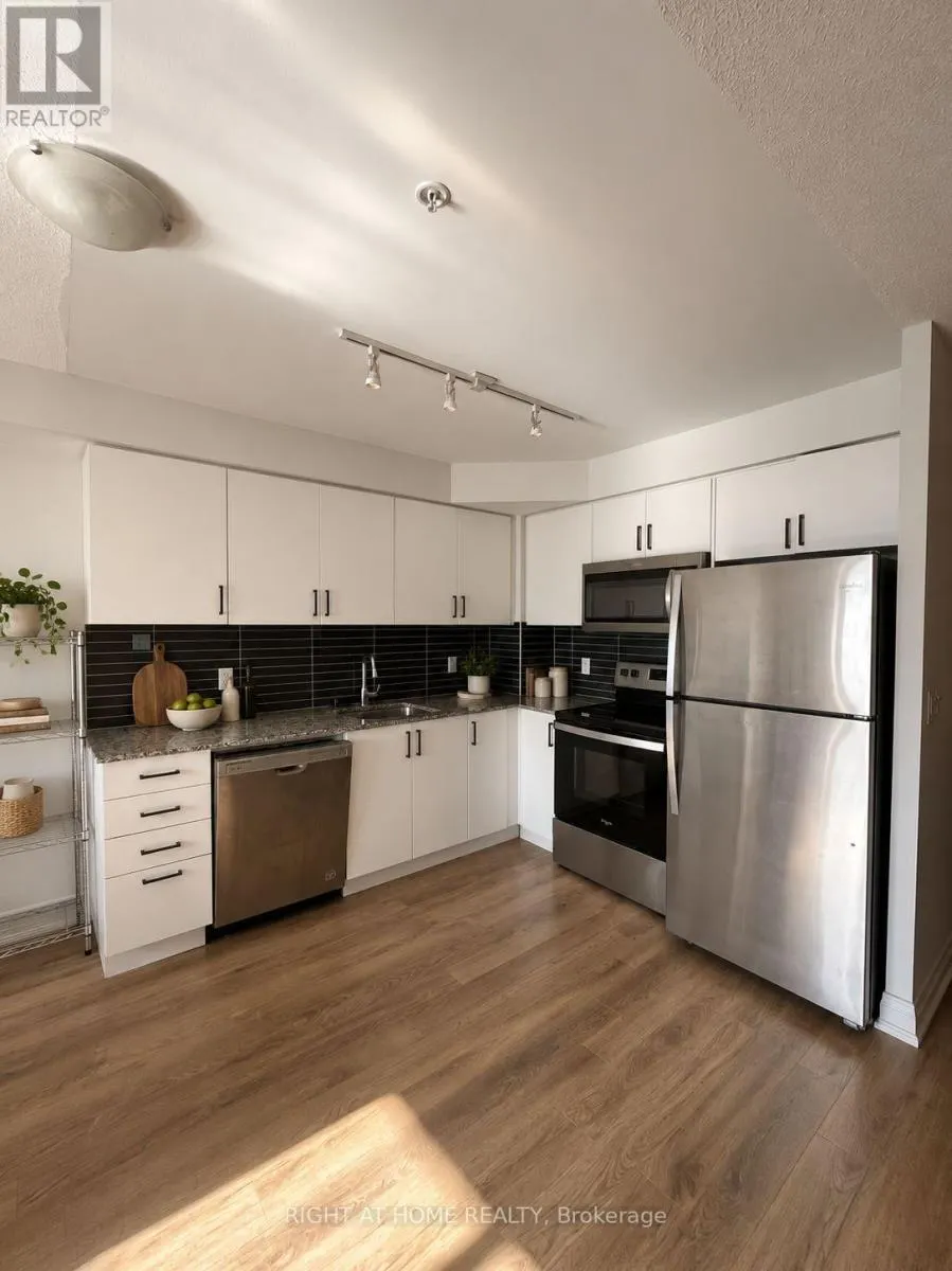 1607 - 20 MEADOWGLEN PLACE