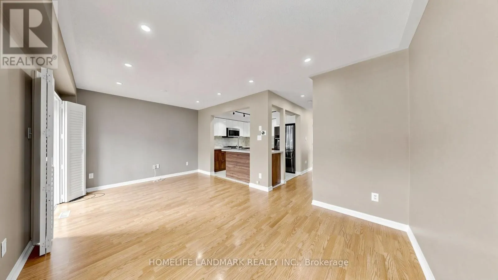 78 BONELLO CRESCENT
