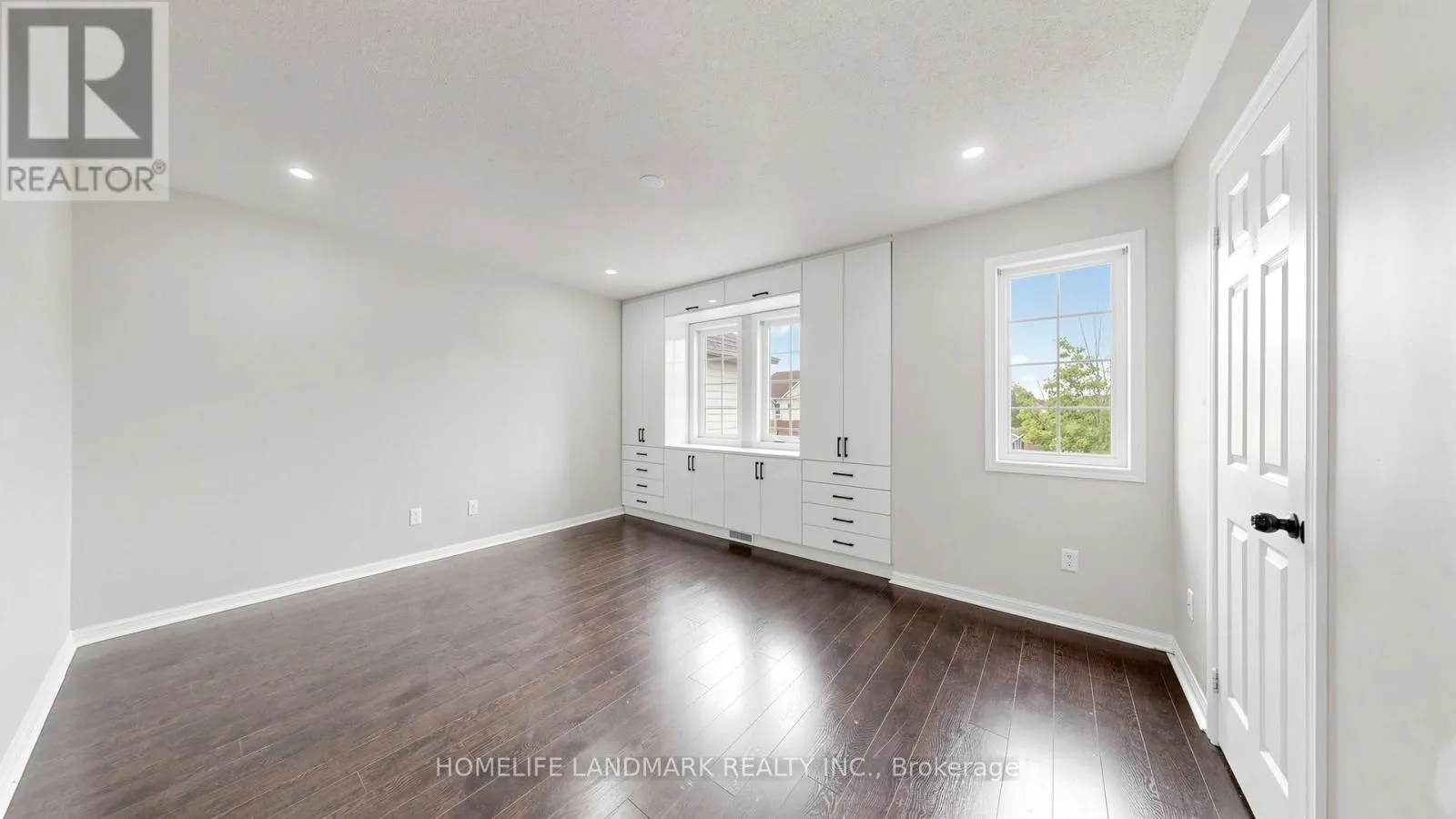 78 BONELLO CRESCENT