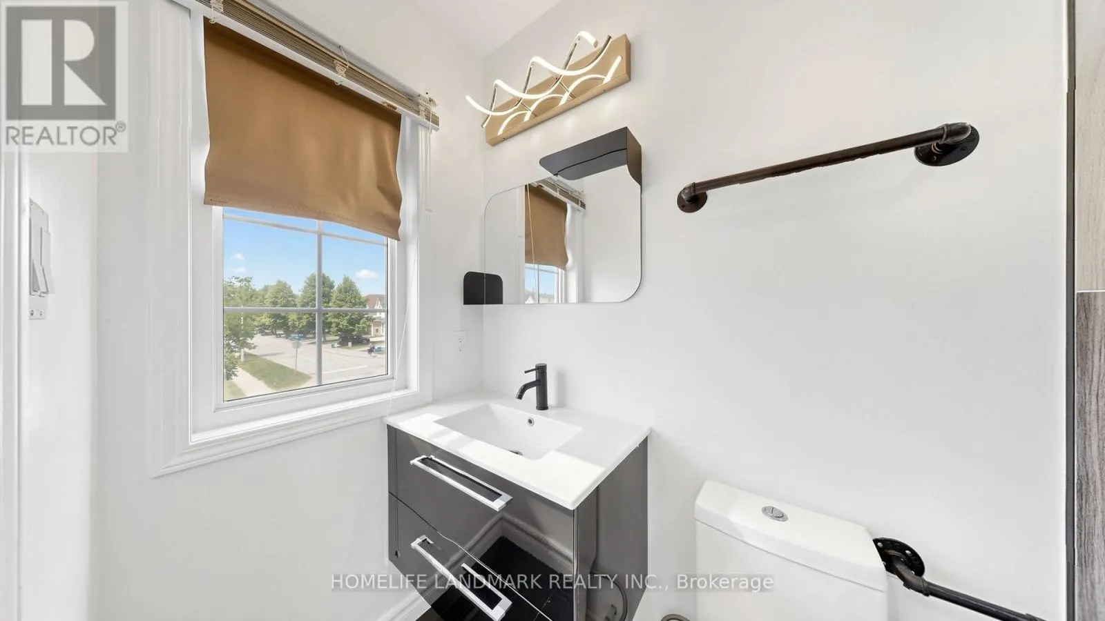 78 BONELLO CRESCENT