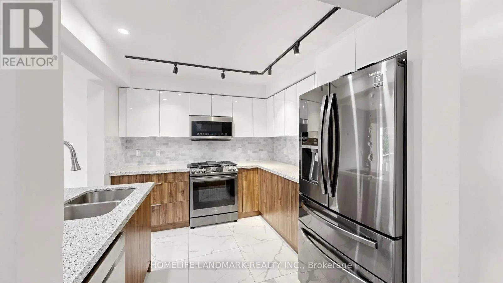 78 BONELLO CRESCENT