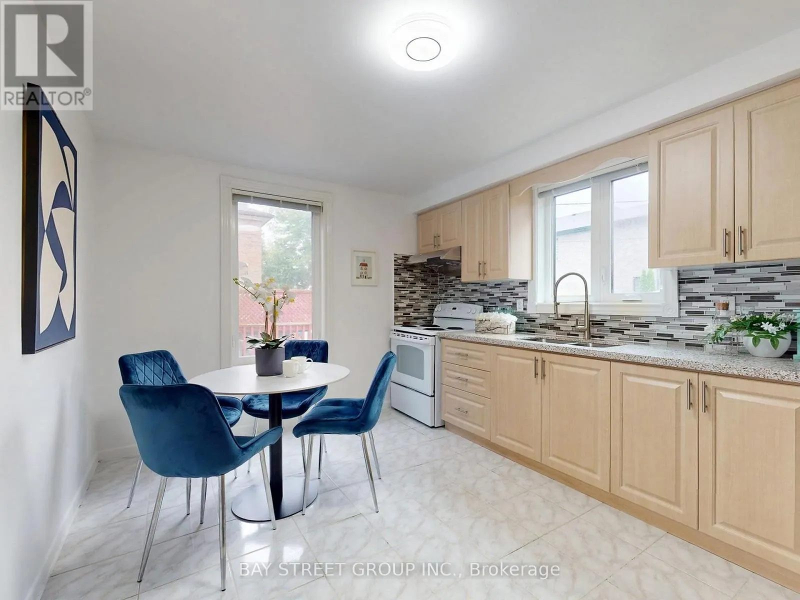 6 MOIRA AVENUE