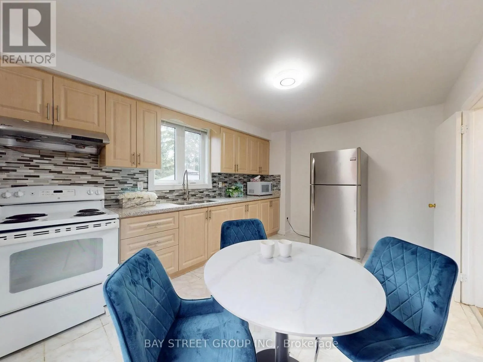 6 MOIRA AVENUE