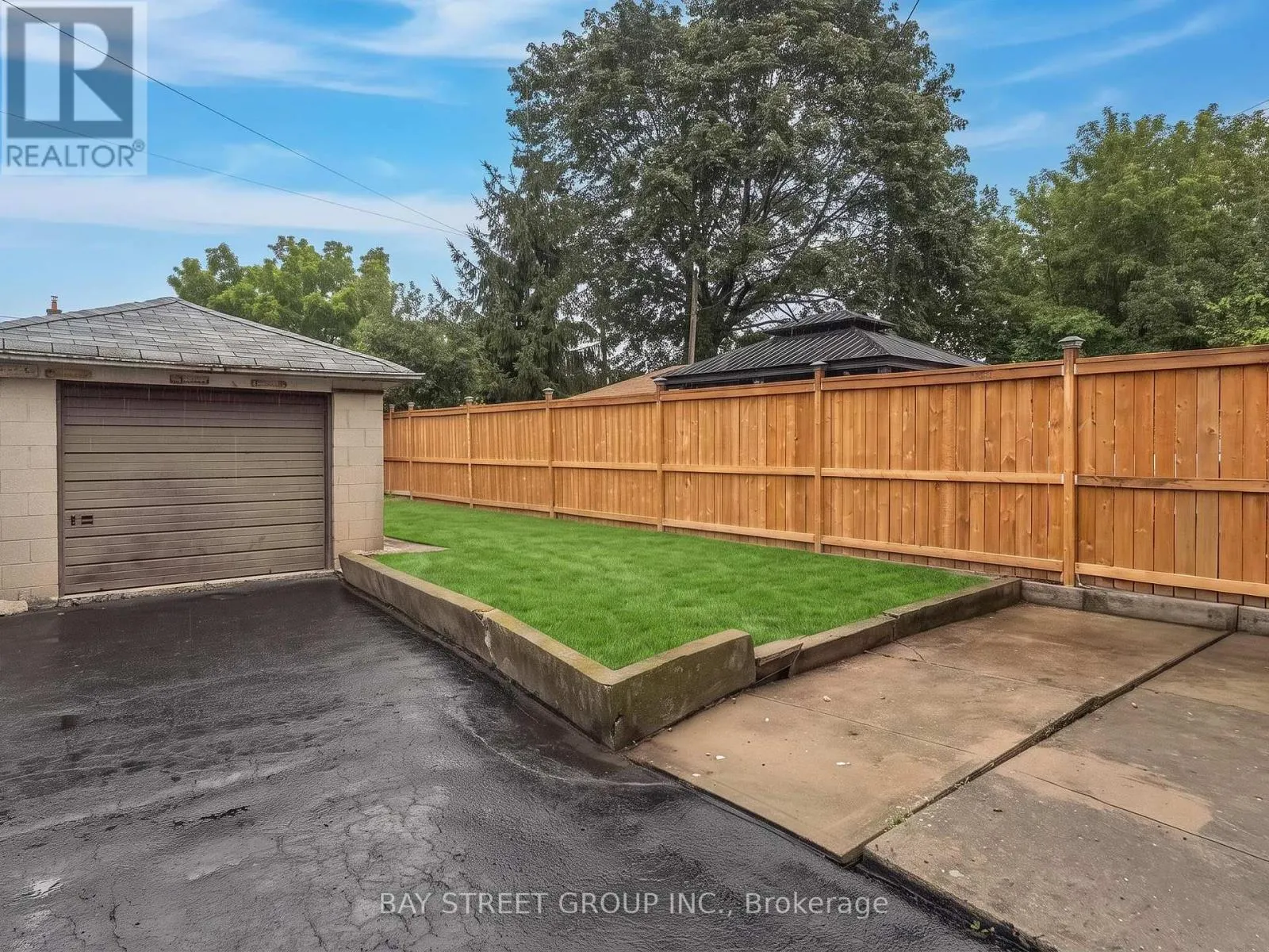 6 MOIRA AVENUE