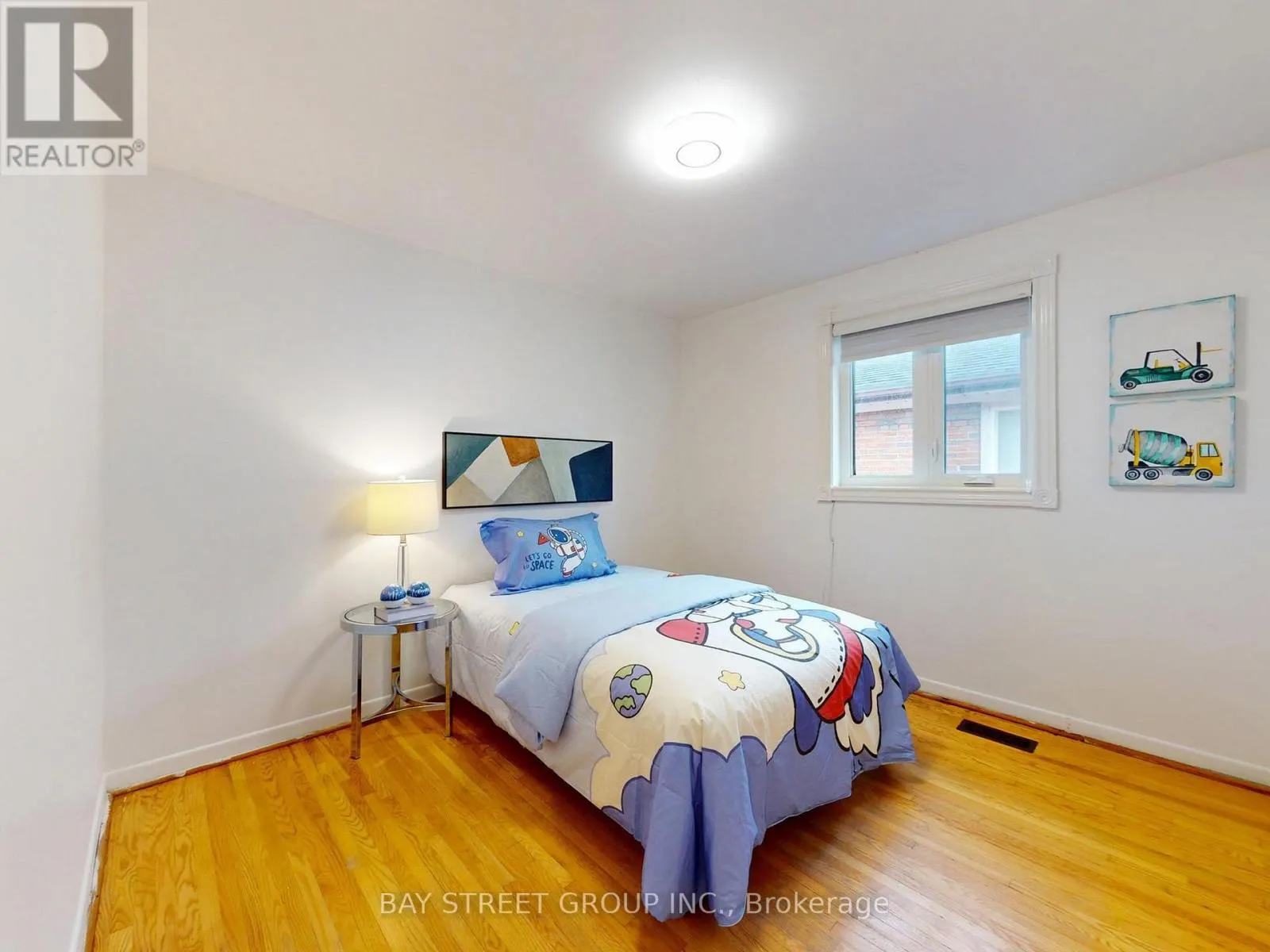 6 MOIRA AVENUE