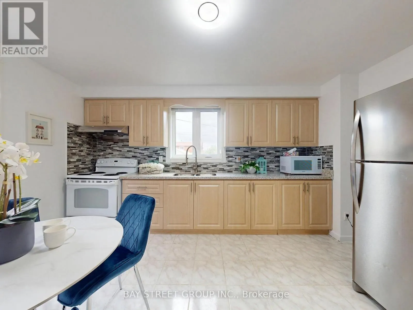6 MOIRA AVENUE